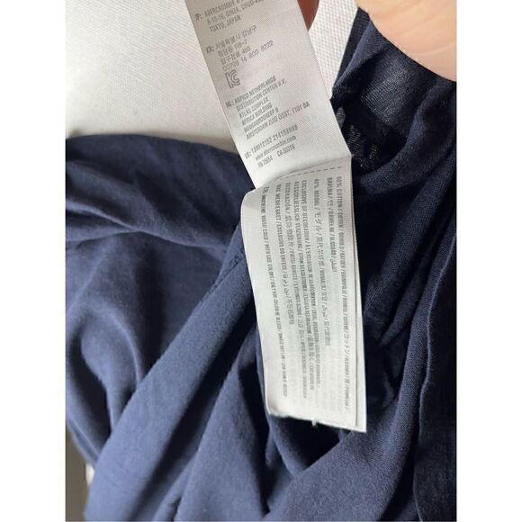 Abercrombie & Fitch Navy Blue Pocket Front V-Neck Short Sleeve Top Size Small - Picture 4 of 5